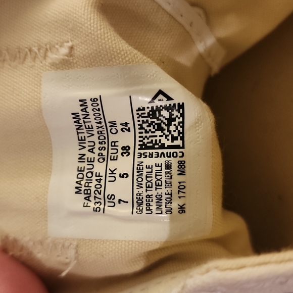 Converse All Stars Size 7 - Picture 6 of 6